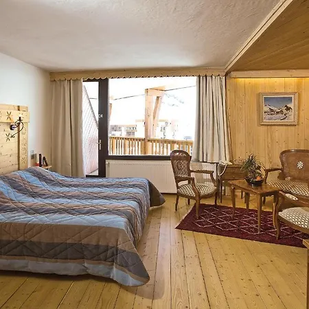 Le Portillo Hotell 3*